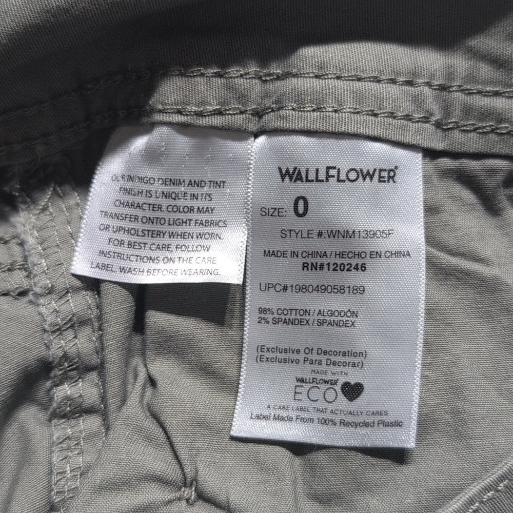 Wallflower Olive Green Cargo Flare Jeans Size 0 NWT - Picture 4 of 9